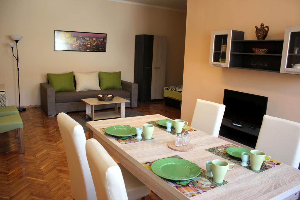Veva Apartman - Eger Maganszallashely ภายนอก รูปภาพ