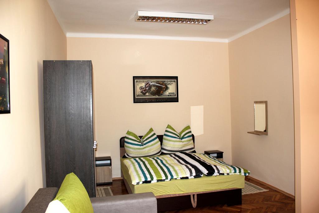 Veva Apartman - Eger Maganszallashely ภายนอก รูปภาพ