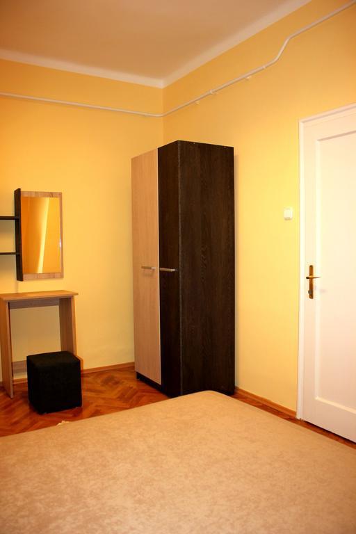 Veva Apartman - Eger Maganszallashely ภายนอก รูปภาพ