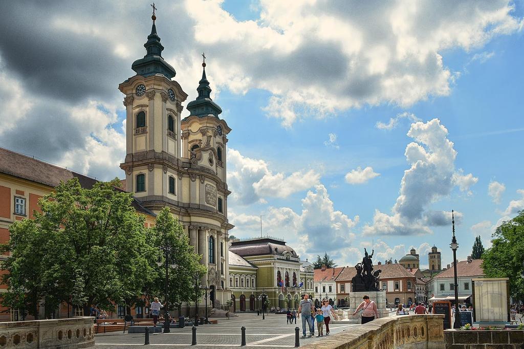 Veva Apartman - Eger Maganszallashely ภายนอก รูปภาพ